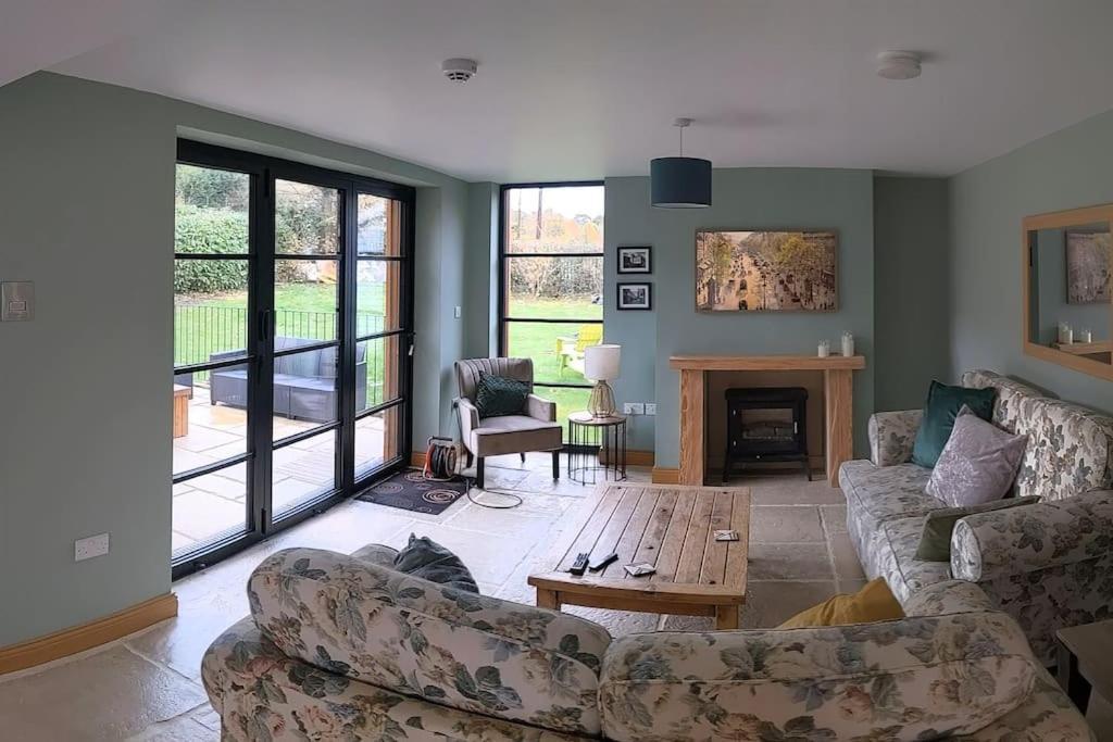 Cosy 2 Bedroom Coach House Белфаст Екстериор снимка