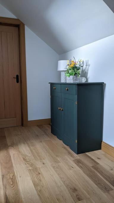 Cosy 2 Bedroom Coach House Белфаст Екстериор снимка